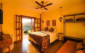 Ellementares Guest House